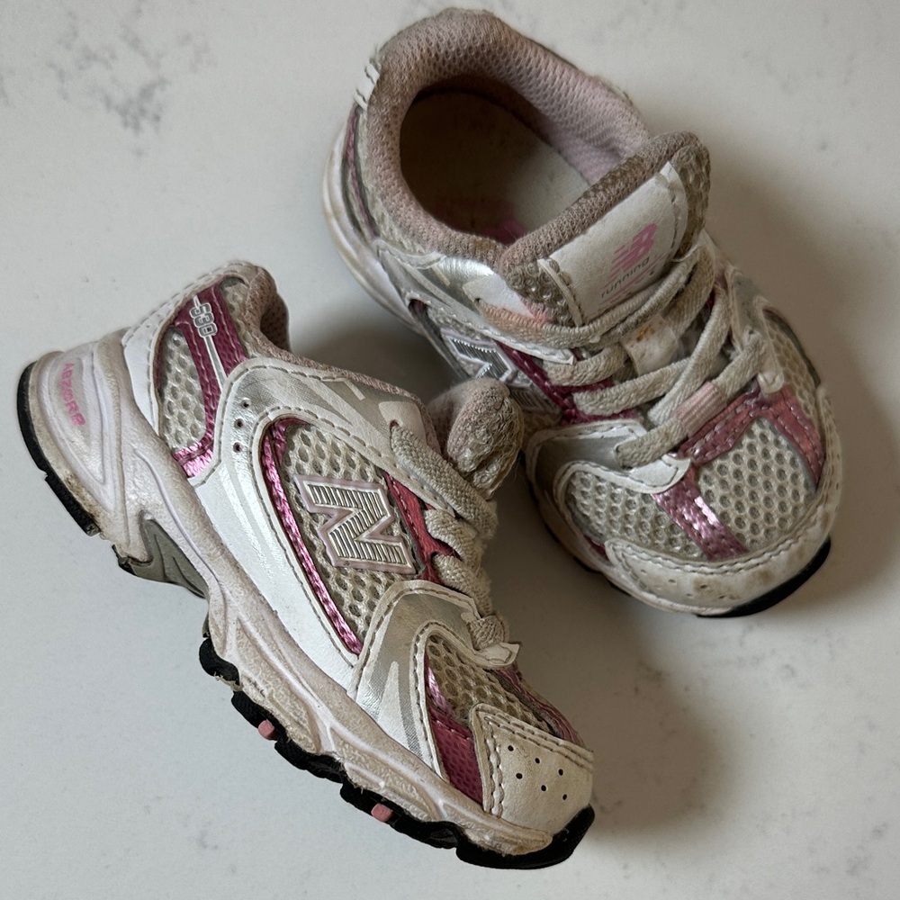 New Balance toddler girl 530 - Kids White and Pink Mesh Athletic Sneaker